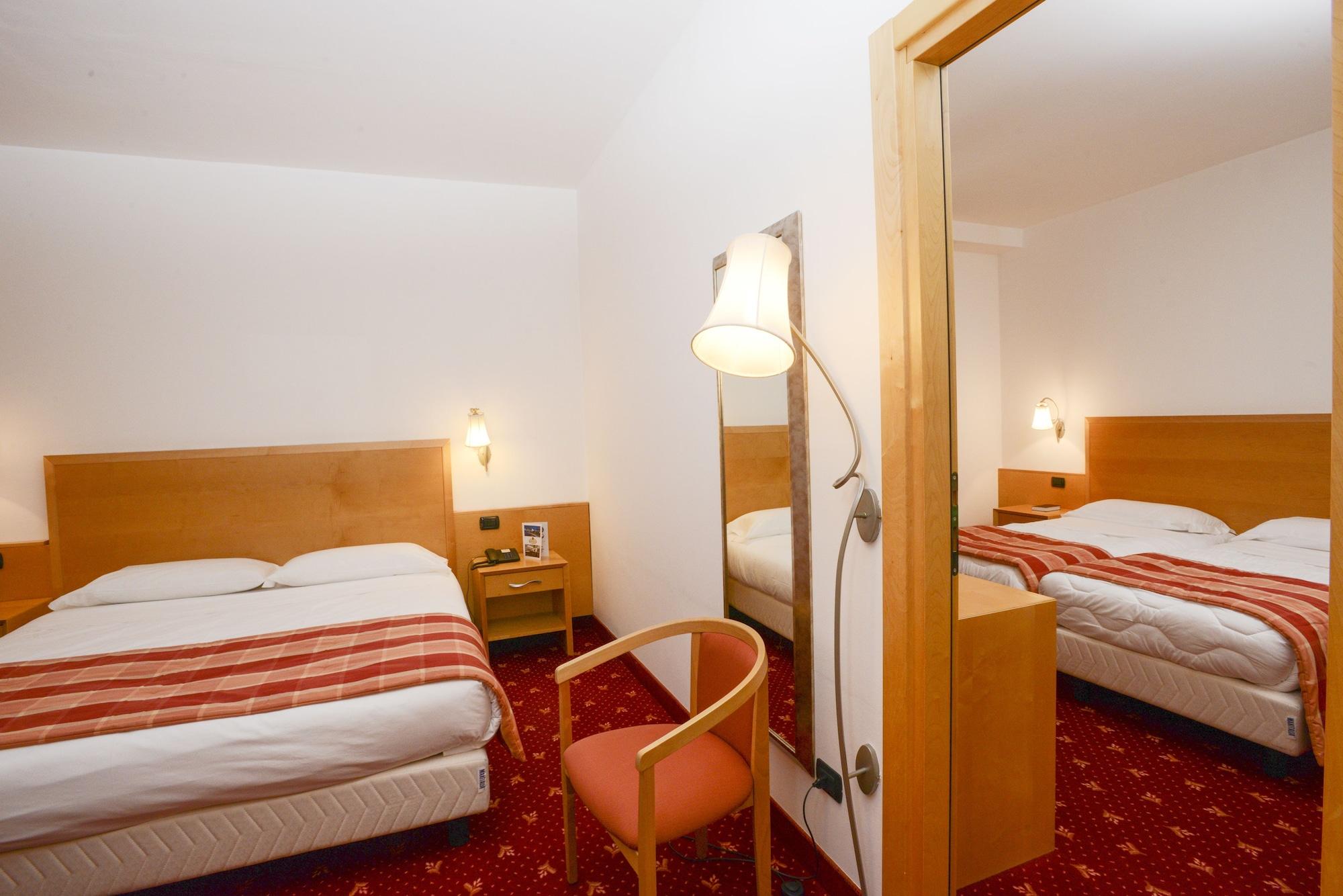 Hilton Garden Inn Milan Malpensa Somma Lombardo Ngoại thất bức ảnh