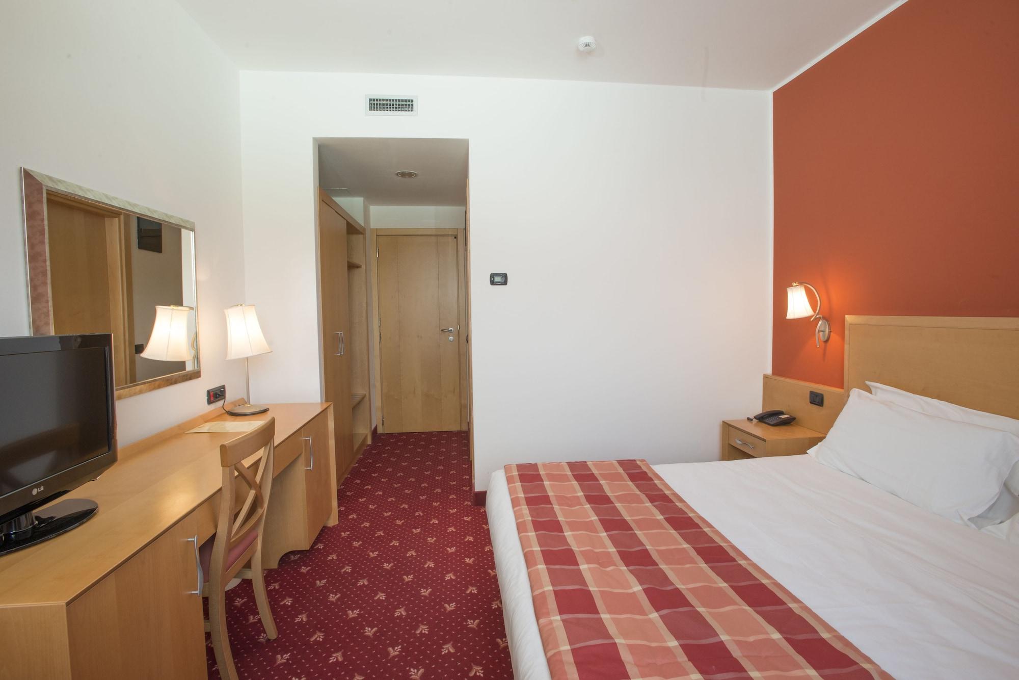 Hilton Garden Inn Milan Malpensa Somma Lombardo Ngoại thất bức ảnh