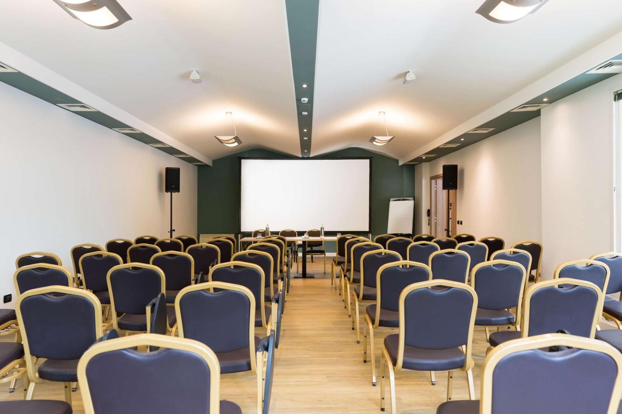 Hilton Garden Inn Milan Malpensa Somma Lombardo Ngoại thất bức ảnh